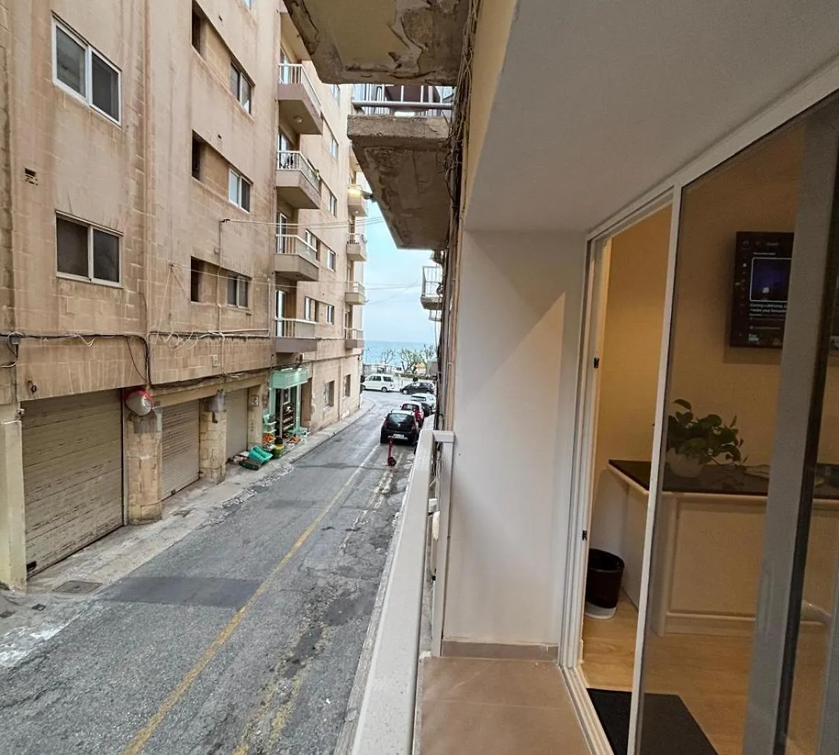 Apartment Sliema Maisonette In City Center Malta
